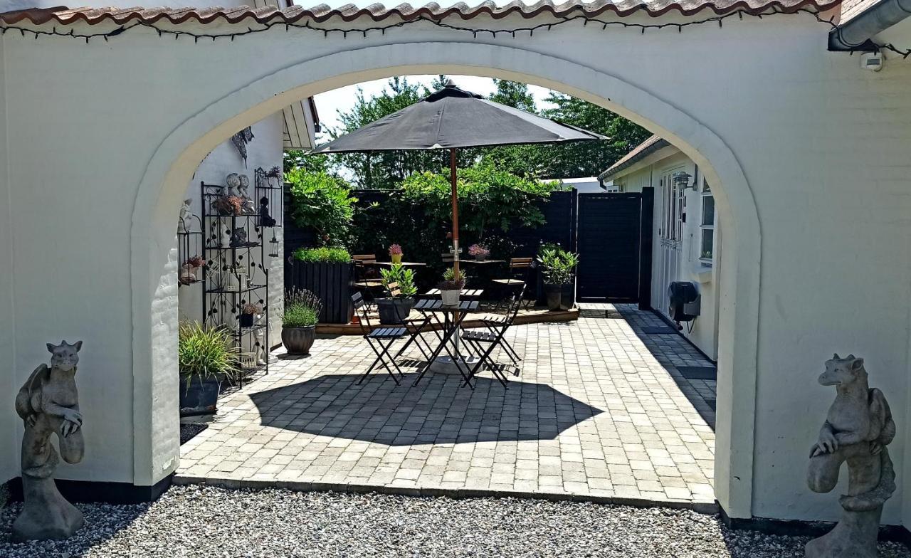 Dragondrum Bed & Kitchen Ullerslev Exterior photo