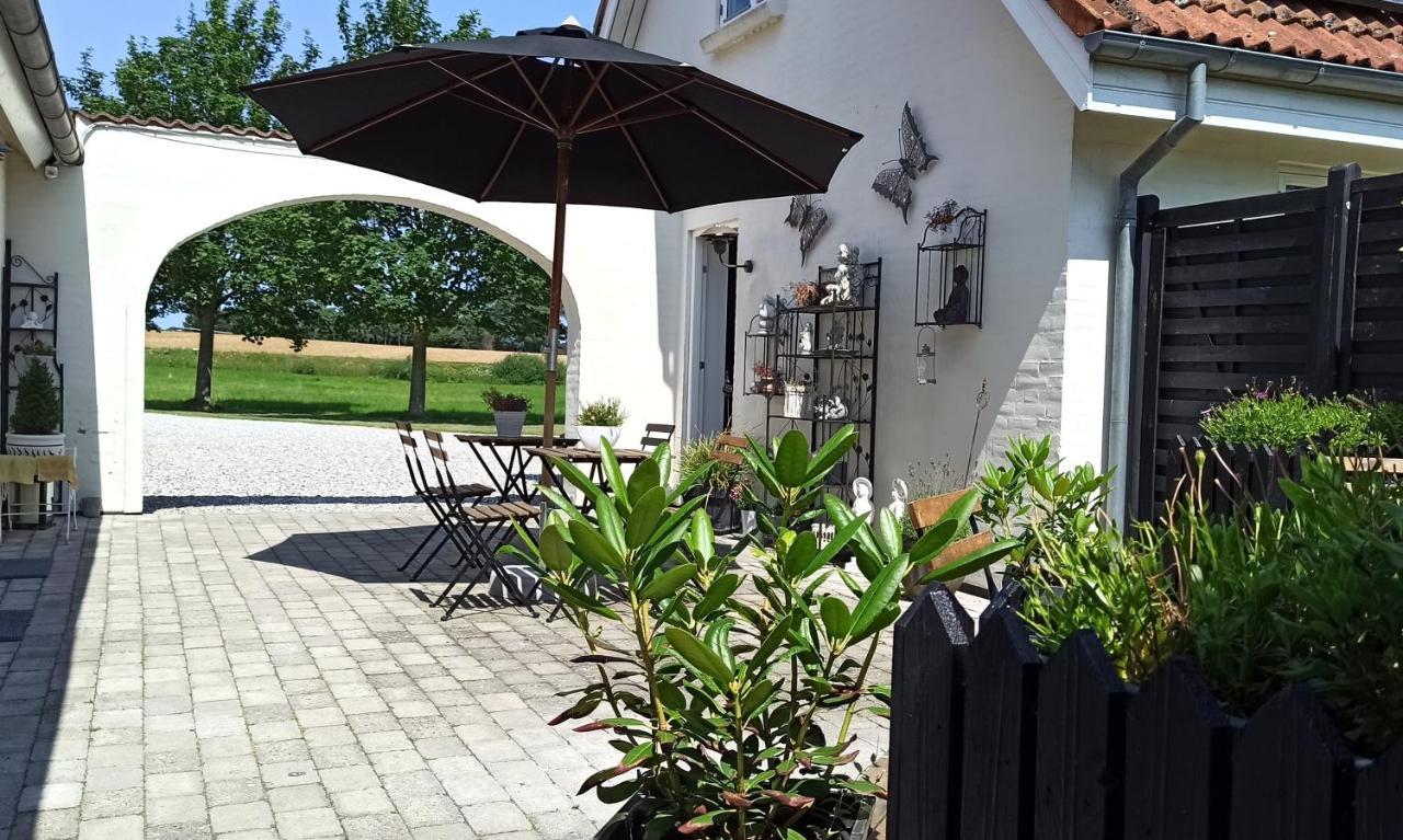 Dragondrum Bed & Kitchen Ullerslev Exterior photo