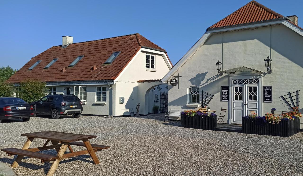 Dragondrum Bed & Kitchen Ullerslev Exterior photo